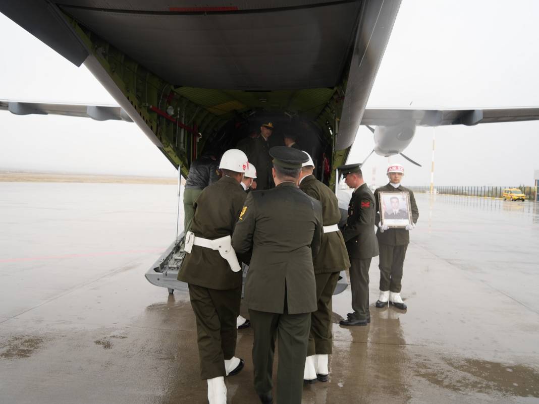 Konyalı şehide Iğdır'da tören düzenlendi: Cenazesi Konya'ya getirildi 2